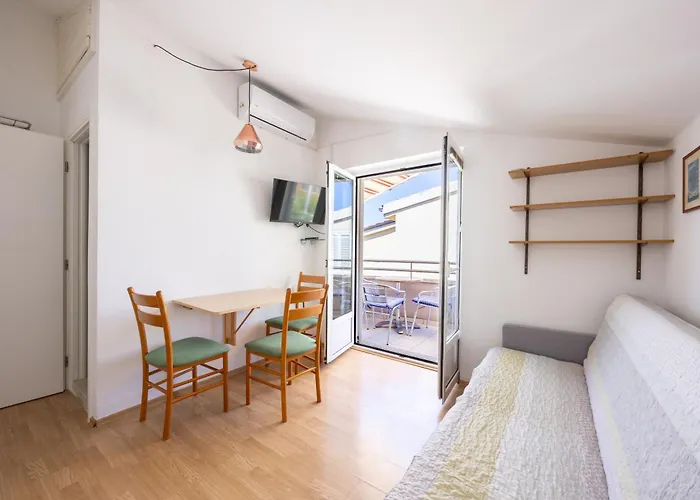 Vukadin 马卡尔斯卡